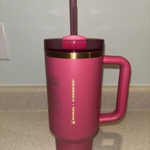 2024 holiday Starbucks Stanley cup.